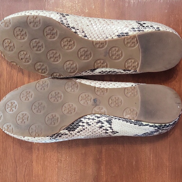 Used worn tight size 8 Tory Burch shoes. - Picture 3 of 4